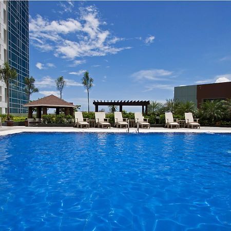 Quest Serviced Residences Cebu Екстериор снимка