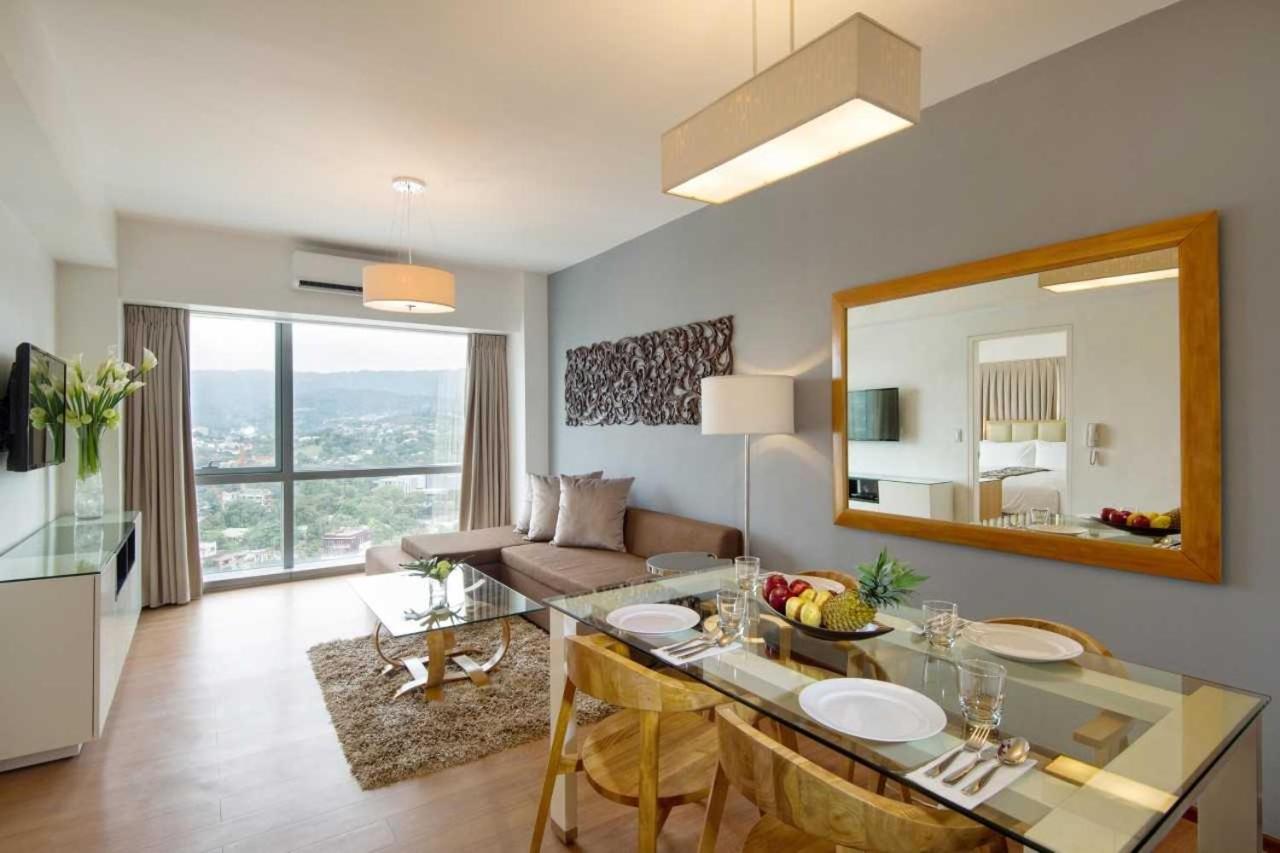 Quest Serviced Residences Cebu Екстериор снимка