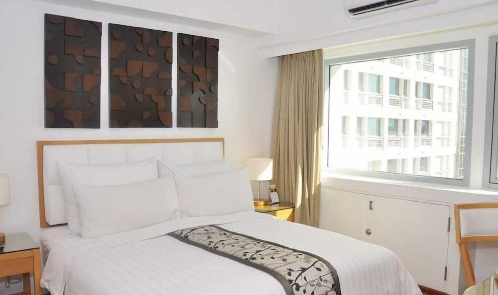 Quest Serviced Residences Cebu Екстериор снимка