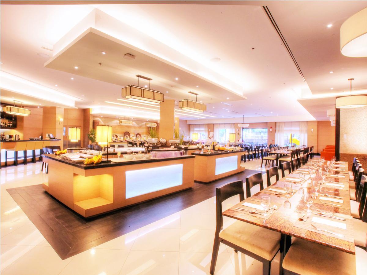 Quest Serviced Residences Cebu Екстериор снимка